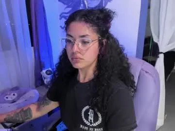 Away witchofhearts on Chaturbate