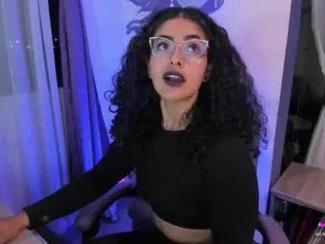 Away witchofhearts on Chaturbate