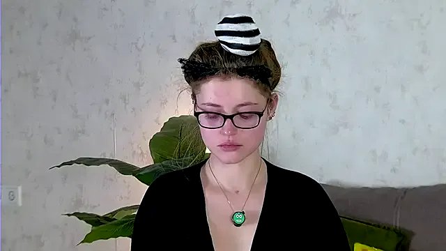 Freechat AshleyD_ on StripChat