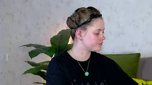 Freechat AshleyD_ on StripChat