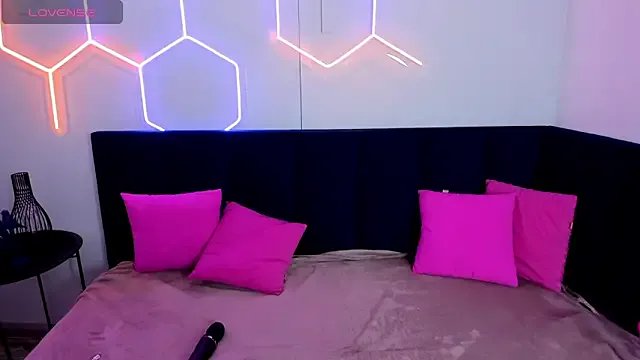 Freechat Diana_Garrett on StripChat