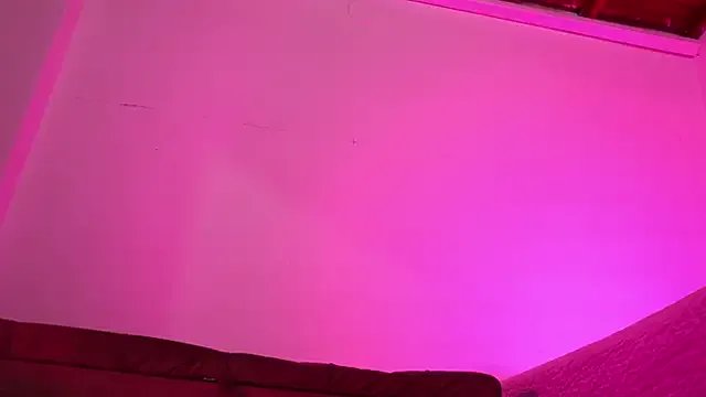 Freechat emyli_sw_ on StripChat