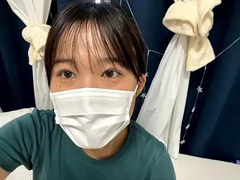 hikiwarinatto_xoxo on StripChat 