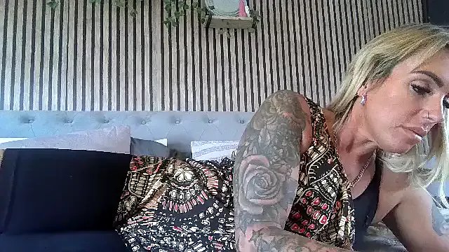 poppyinga1 on StripChat 