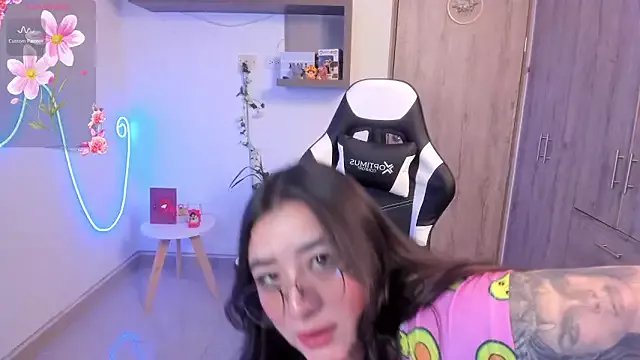 Freechat vaneelee on StripChat