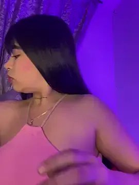 Freechat VIOLET_EF on StripChat