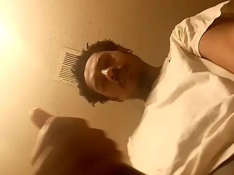 Freechat Yungandhungd on StripChat