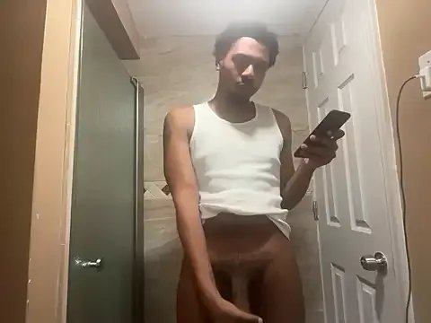 Freechat Yungandhungd on StripChat