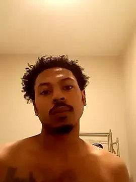 Freechat Yungandhungd on StripChat